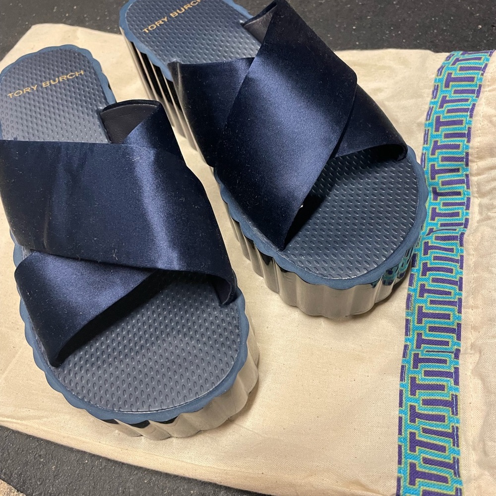 Tory Burch blue sandals size 7.